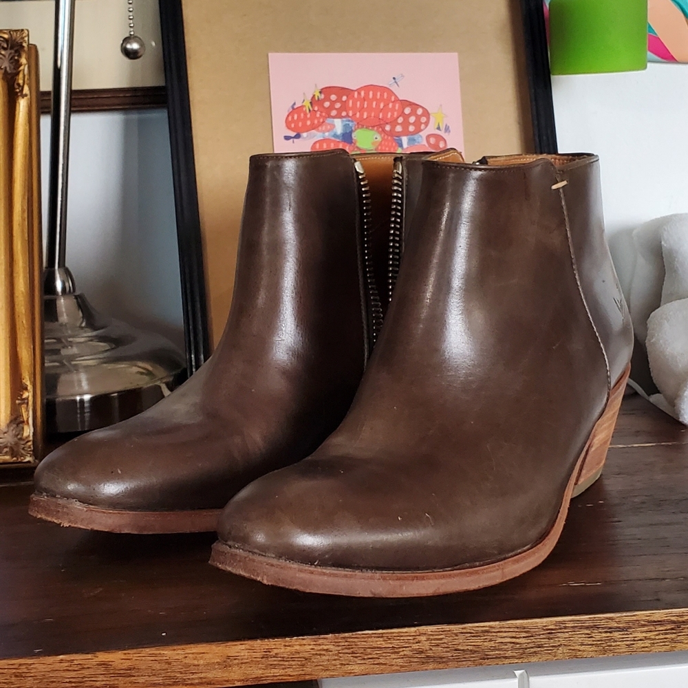 John Fluevog olive green ankle boots - Picture 3 of 5